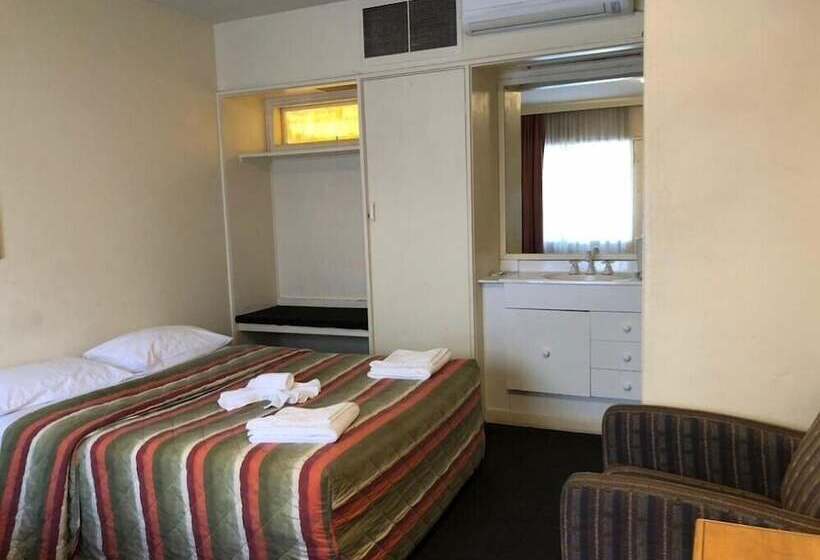 스탠다드 룸, The Astor Hotel Motel