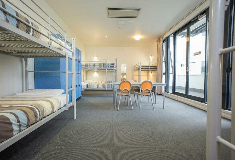 공동 객실, The Village Canberra