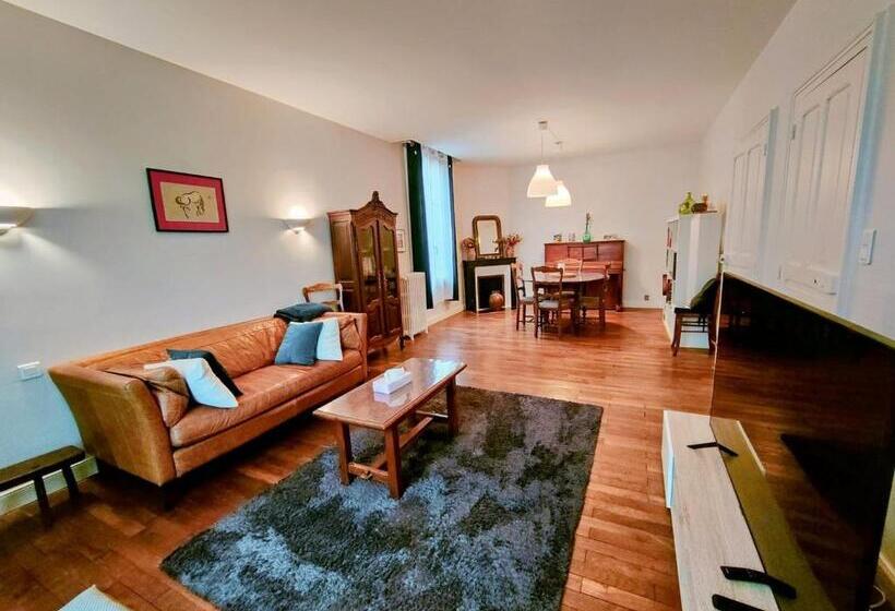 1间卧室的房子, Home   Champoulains   Séjour à Auxerre