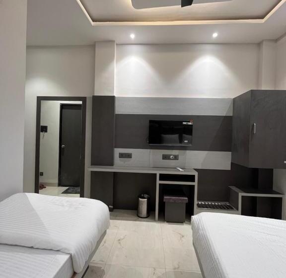 Трехместный Номер Deluxe, Shiva Palace