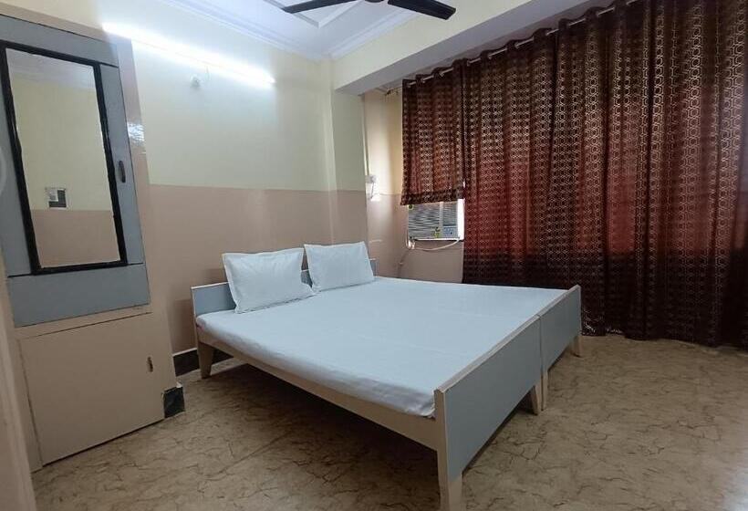 Номер Deluxe, Ayodhya Hotel Nitya