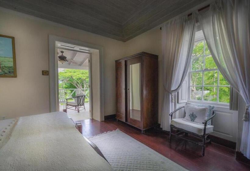 سوئیت با بالکن, La Hacienda Bellevue