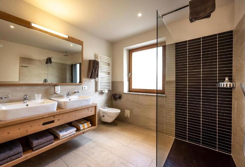Семейный Номер Deluxe, Martina Breakfast Lodge