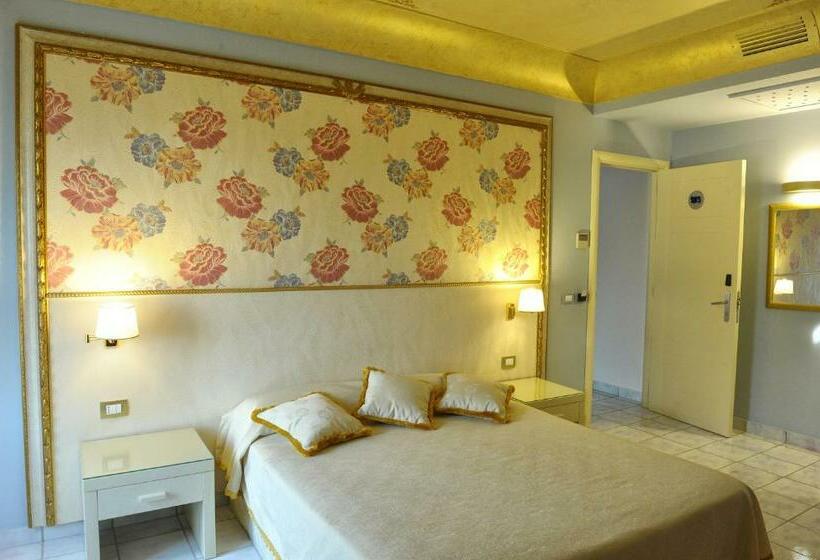 标准三人间, Fazio Rooms