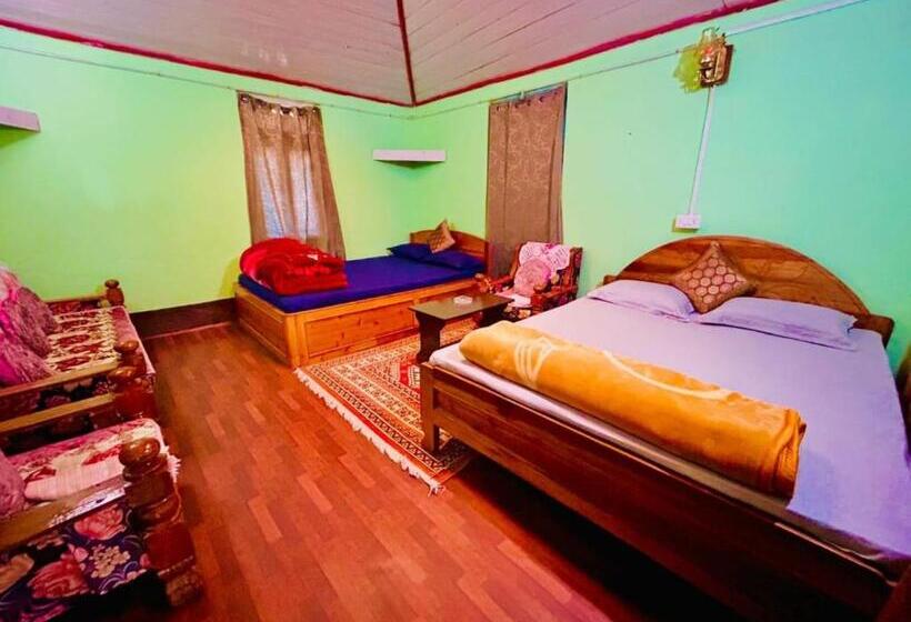 Четырехместный Номер Deluxe, Mirik Homestay