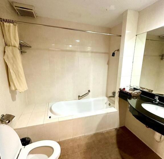 Номер Стандарт Трехместный, บ้านสวนรีสอร์ท นครสวรรค์