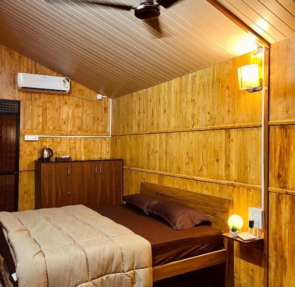 اتاق لوکس با تخت بزرگ, Stay In Woods