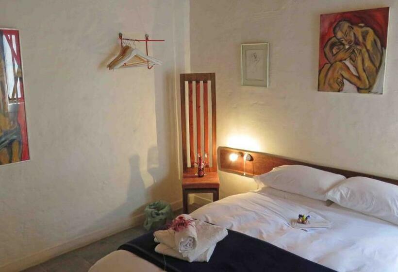 اتاق استاندارد یک نفره, Alternative Space B & B