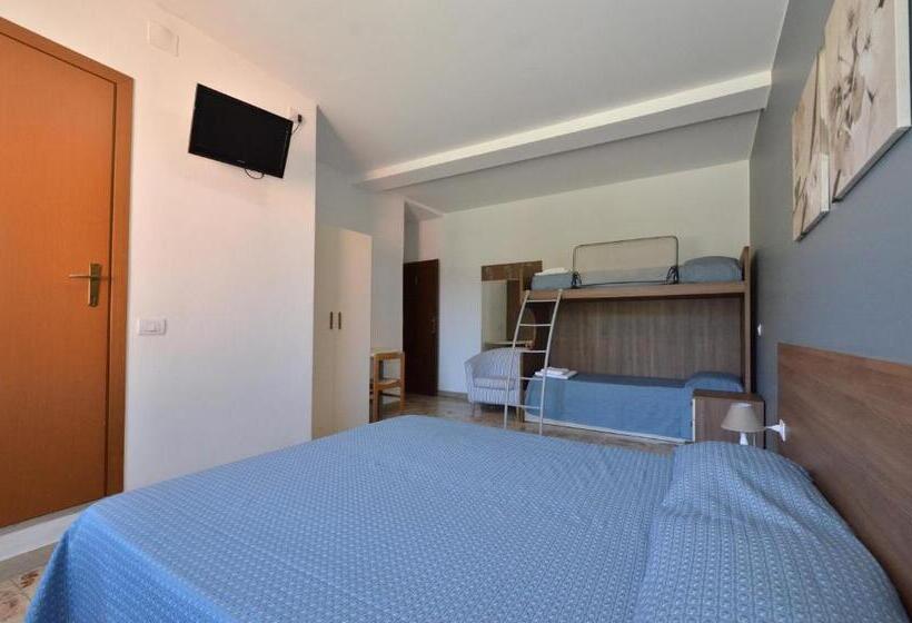 클래식 4인 룸, Albergo Della Torre