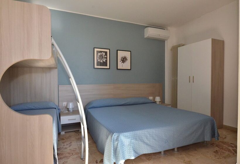 4인용 스탠다드 룸, Albergo Della Torre