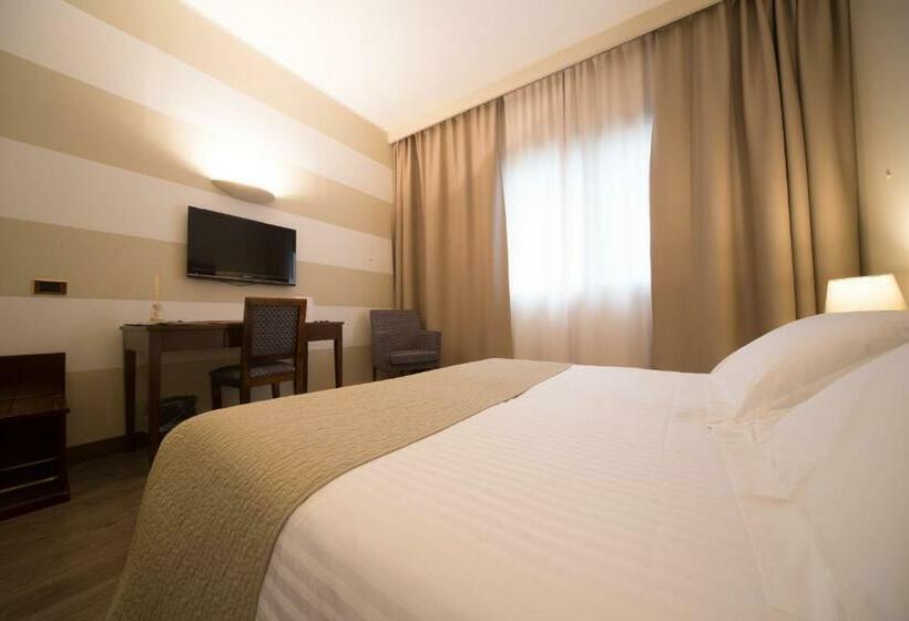 اتاق استاندارد, Motel Ascot