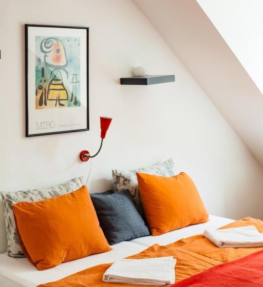 Pokój Standard Wspólna Łazienka, Cukrarna Guest Accommodation