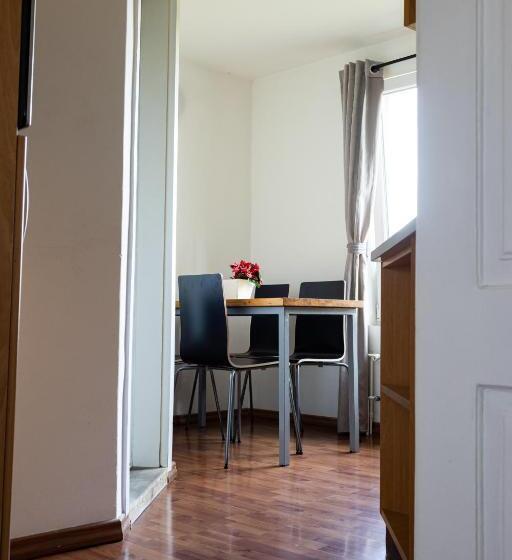 آپارتمان 1 خوابه با بالکن, Cukrarna Guest Accommodation