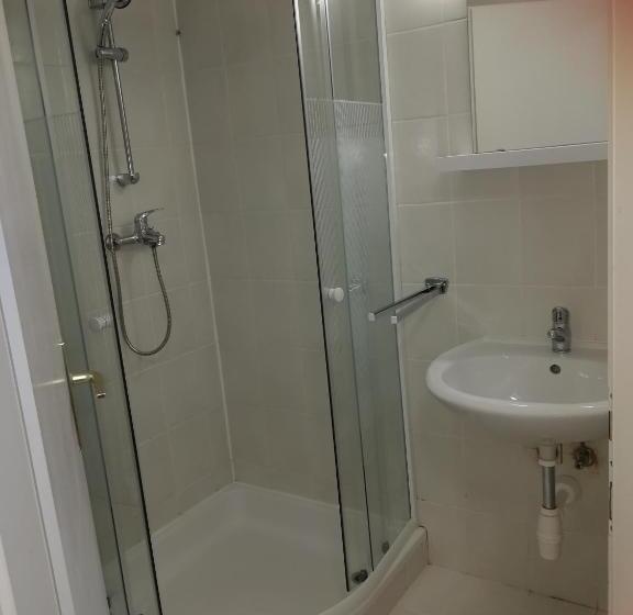 آپارتمان 1 خوابه با بالکن, Cukrarna Guest Accommodation