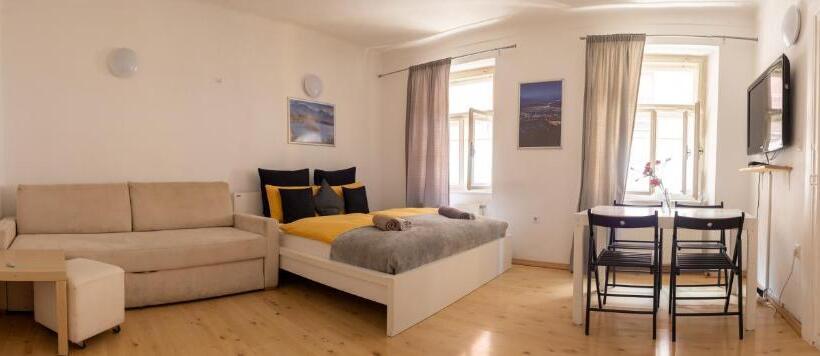 Apartament 1 Sypialnia, Cukrarna Guest Accommodation