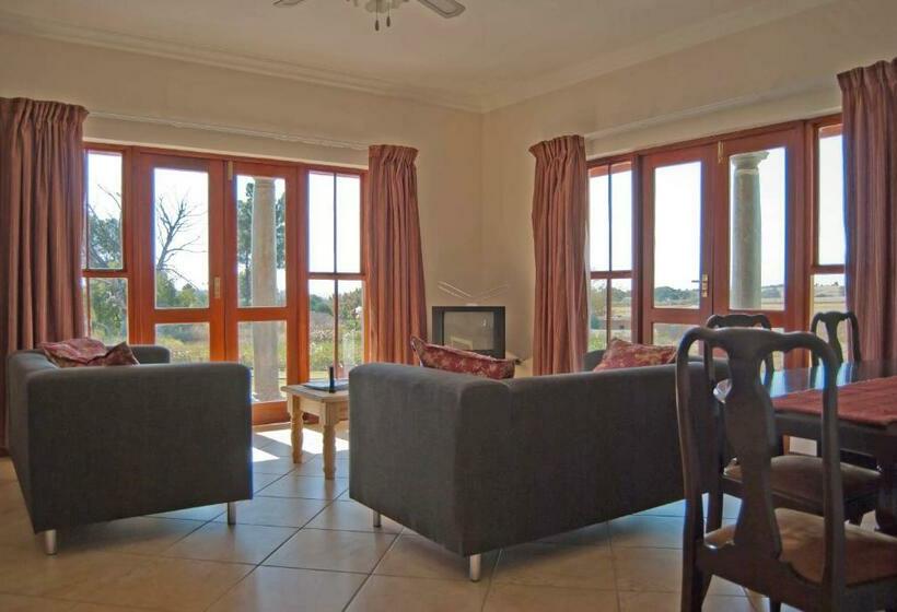 Шале 1 Спальня, Hartley Manor Guest House
