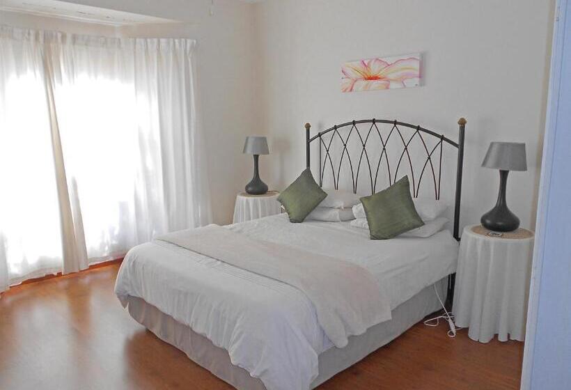 Шале 1 Спальня, Hartley Manor Guest House
