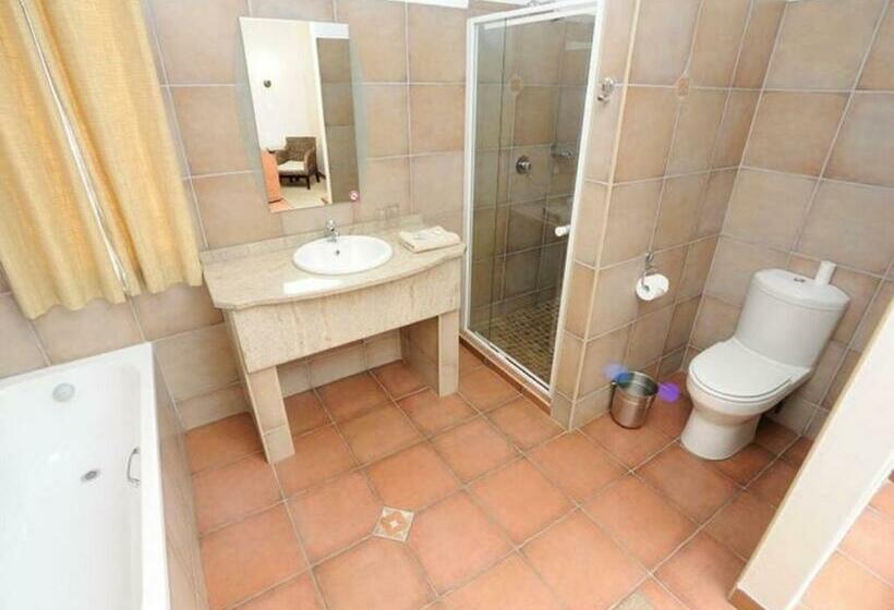 Трехместный Номер Deluxe, Shonalanga Lodge