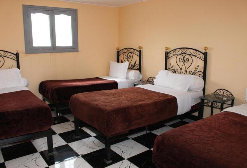 غرفة قياسية رباعية, Hôtel Restaurant Ali