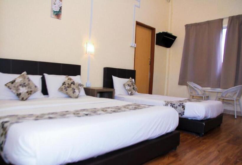 Номер Стандарт Трехместный, Myra Hotel Mersing