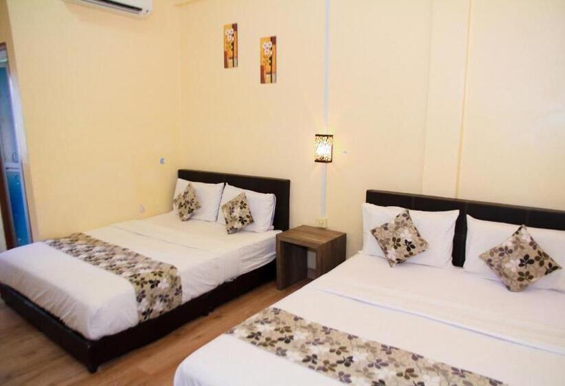 패밀리 룸, Myra Hotel Mersing