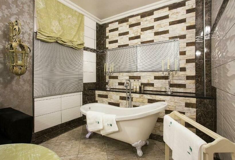 デラックススイート, The Royal Palm B&b