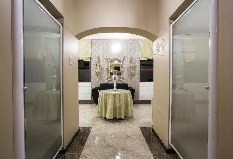 Люкс Повышенной Комфортности, The Royal Palm B&b