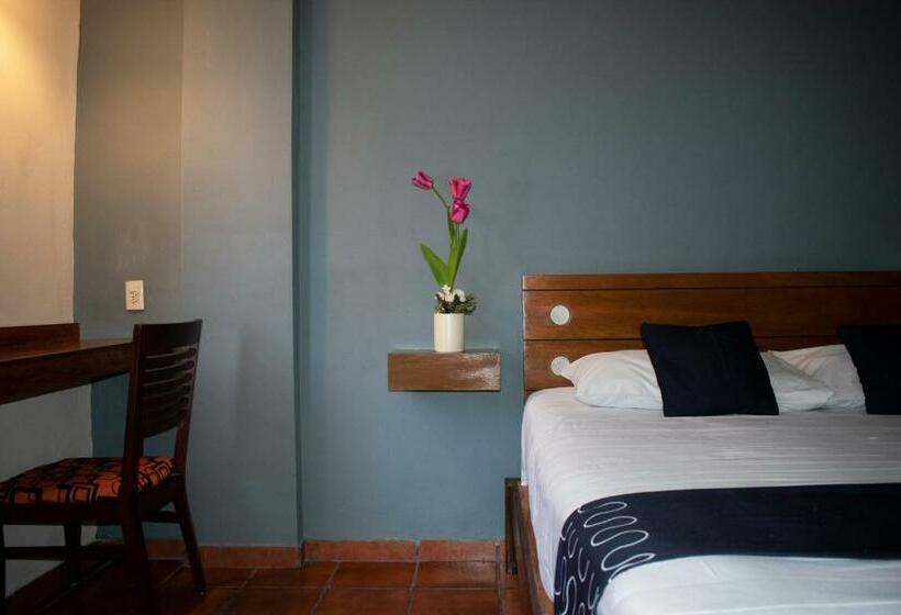 Chambre Familiale, Capital O Hotel Casa Blanca