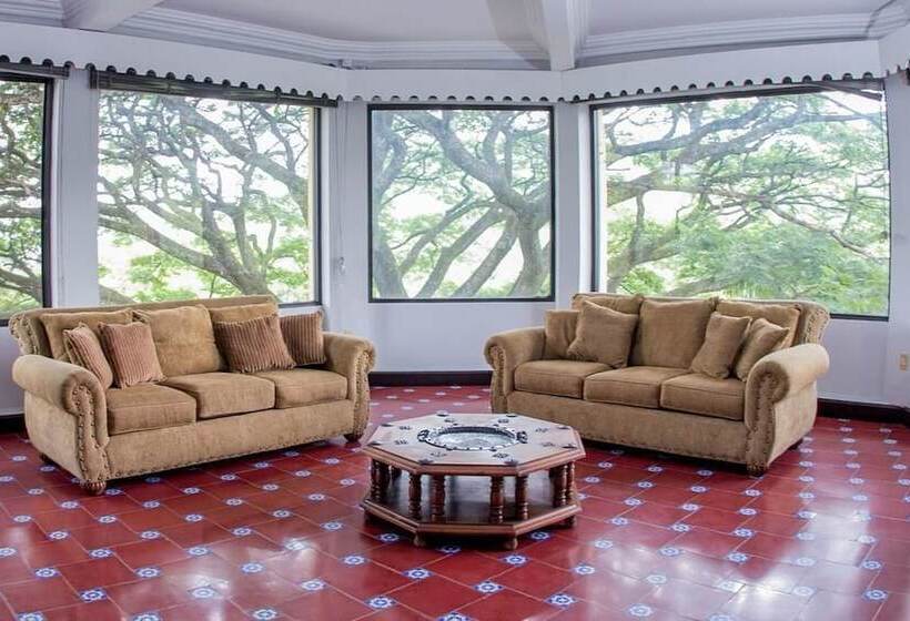 デラックススイート, Rancho La Joya