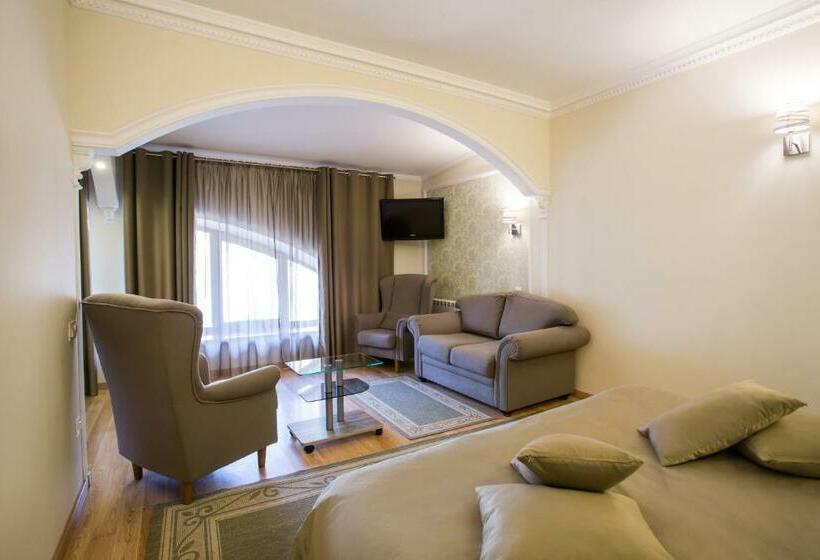 استودیوی استاندارد, Spa Hotel Myslyvskiy Dvir