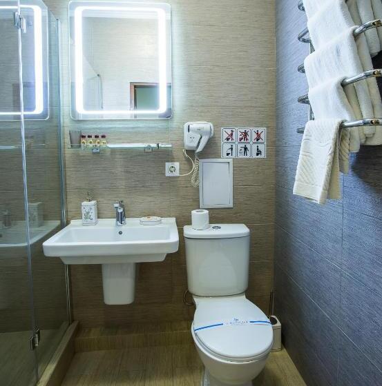 سوئیت جونیور با ماساژ آبی, Spa Hotel Myslyvskiy Dvir