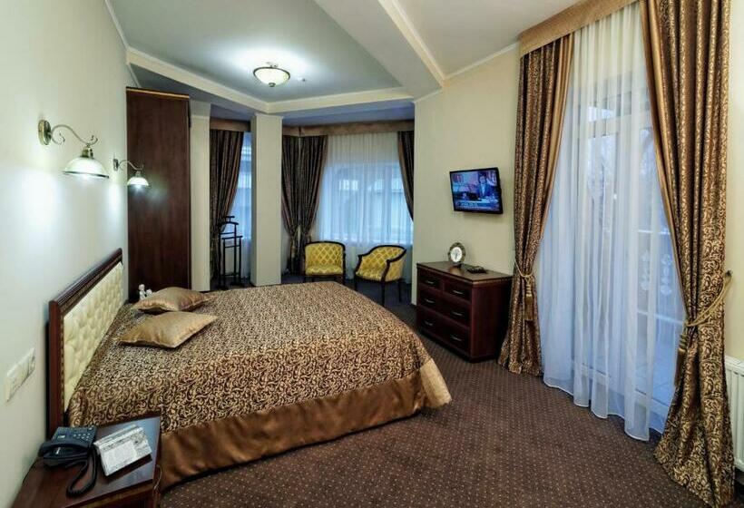 جناح, Svityaz Resort