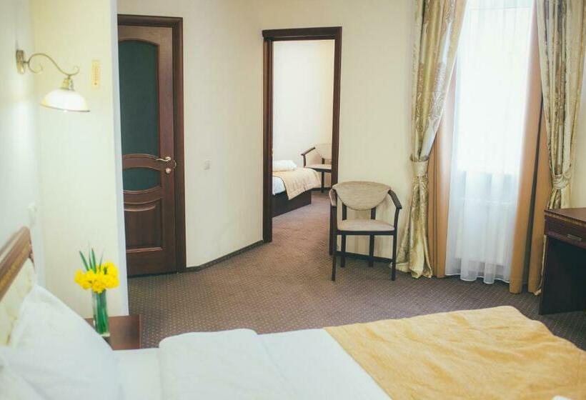اتاق راحتی, Svityaz Resort