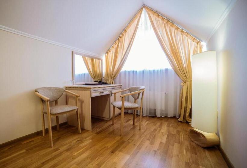 اتاق پنت هاوس, Svityaz Resort