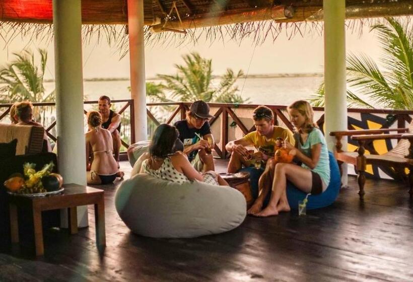 بنگله خانوادگی, De Silva Wind Resort Kalpitiya  Kitesurfing School Sri Lanka