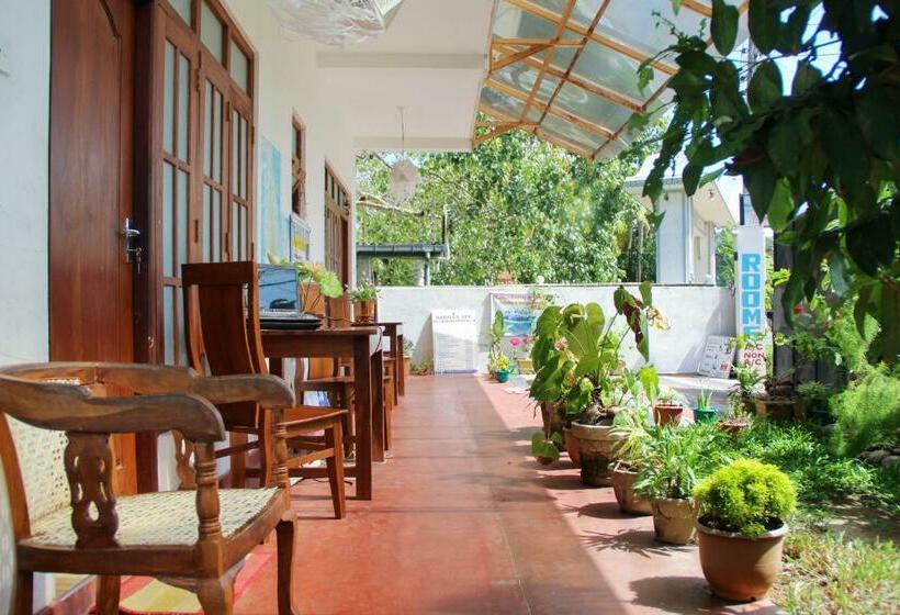 اتاق لوکس, Pearl Resort Mirissa