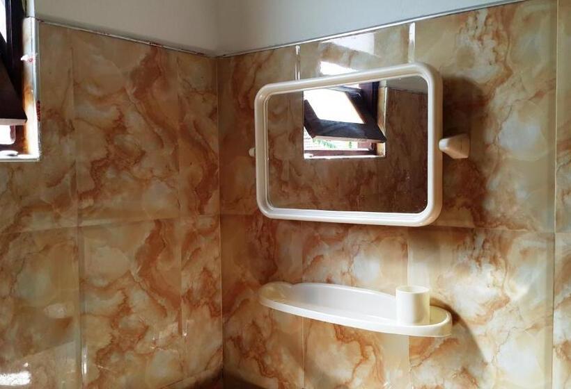 اتاق استاندارد سه تخته با بالکن, Pearl Resort Mirissa