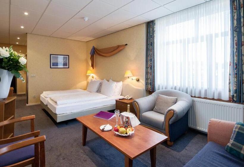 주니어 스위트, Grand Hotel Monopole