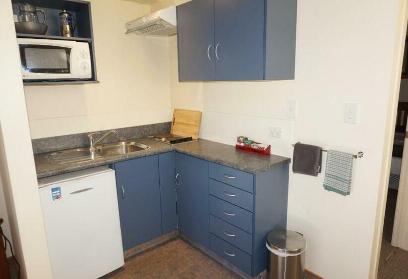 דירת שני חדרים, Geraldine Motels