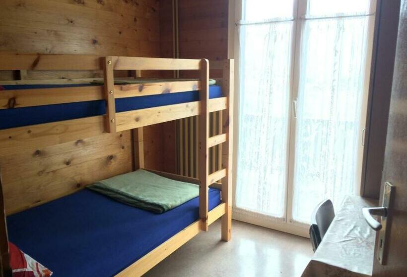 带共用浴室的标准房间, Gruppenhaus Rosy   Hostel