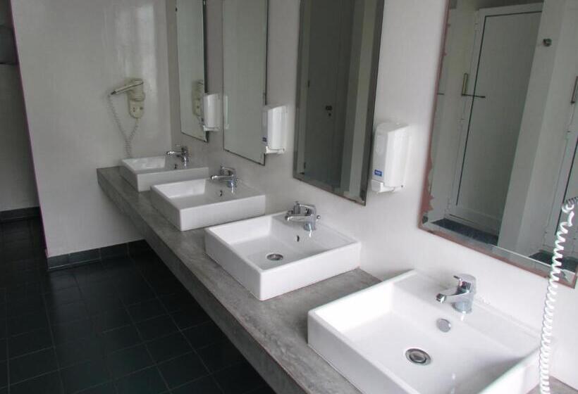 스탠다드 룸 공동 욕실, Azores Youth Hostels   Pico