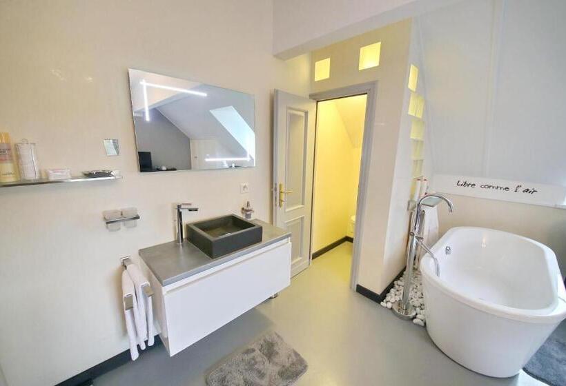 Superior room with lake view, Corseaux Beach