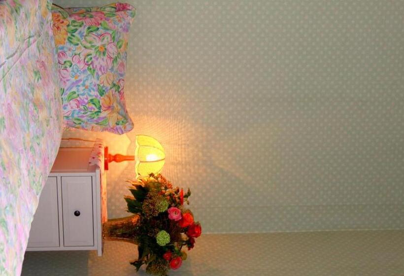 غرفة قياسية فردية حمام مشترك, Basicrooms