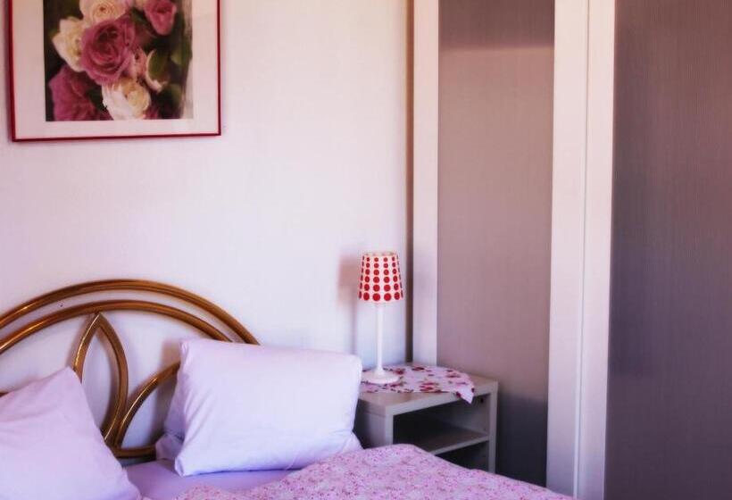 غرفة قياسية حمام مشترك, Basicrooms