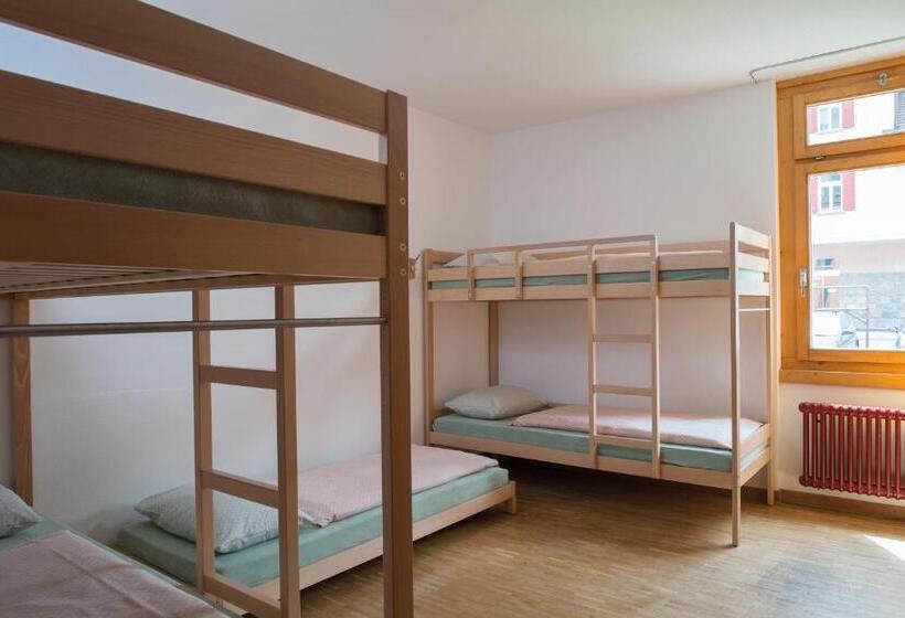 Standard Værelse Delt Badeværelse, Pontresina Youth Hostel