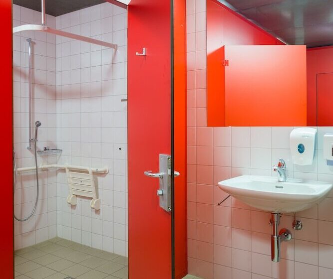 Standard Værelse Delt Badeværelse, Pontresina Youth Hostel