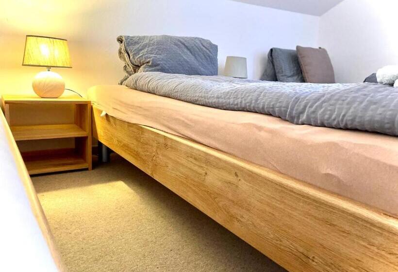 Номер Стандарт Трехместный, Viva Hostel