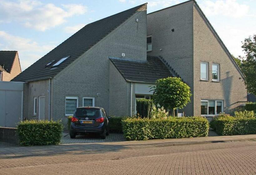 Апартаменты 1 Спальня Нижний Этаж, Bed & Breakfast Vanagt