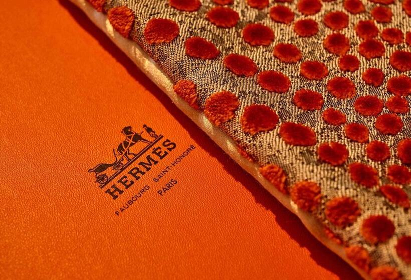 סוויטת ג'וניור, Zoomers Aan Het Bos