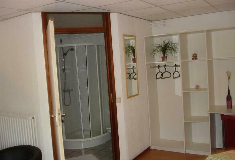 Номер Стандарт Трехместный, Motel  Bungalow & Chaletpark De Brenkberg